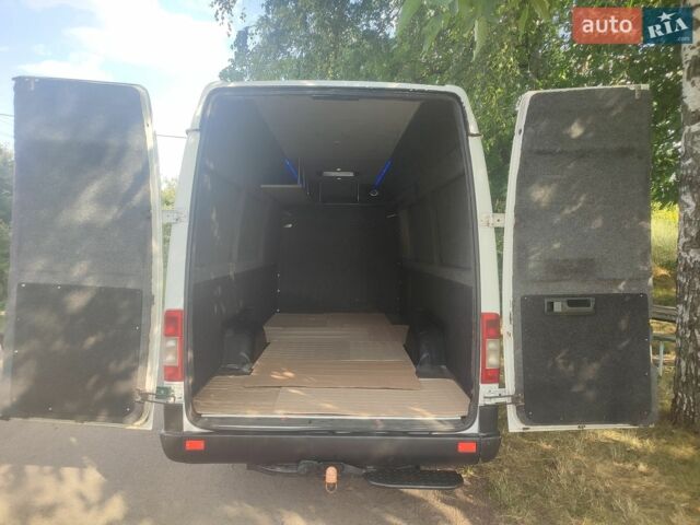 Белый Мерседес Sprinter, объемом двигателя 2.69 л и пробегом 730 тыс. км за 14000 $, фото 6 на Automoto.ua
