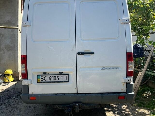 Белый Мерседес Sprinter, объемом двигателя 2.15 л и пробегом 177 тыс. км за 6000 $, фото 2 на Automoto.ua
