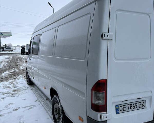 Белый Мерседес Sprinter, объемом двигателя 2.7 л и пробегом 300 тыс. км за 11000 $, фото 9 на Automoto.ua
