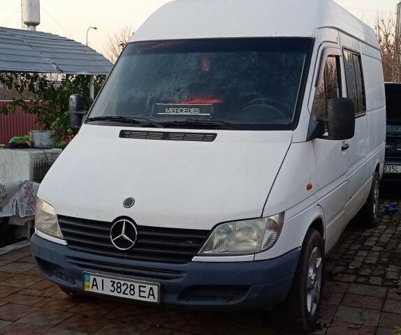 Білий Мерседес Sprinter, об'ємом двигуна 0 л та пробігом 450 тис. км за 6000 $, фото 1 на Automoto.ua