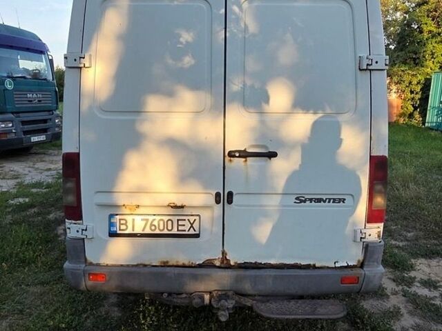 Белый Мерседес Sprinter, объемом двигателя 2.15 л и пробегом 600 тыс. км за 6300 $, фото 6 на Automoto.ua