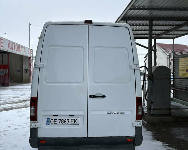 Белый Мерседес Sprinter, объемом двигателя 2.7 л и пробегом 300 тыс. км за 11000 $, фото 3 на Automoto.ua