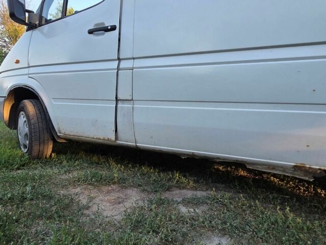 Белый Мерседес Sprinter, объемом двигателя 2.15 л и пробегом 600 тыс. км за 6300 $, фото 10 на Automoto.ua