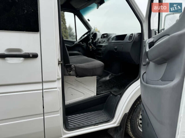 Білий Мерседес Sprinter, об'ємом двигуна 2.2 л та пробігом 400 тис. км за 6999 $, фото 16 на Automoto.ua