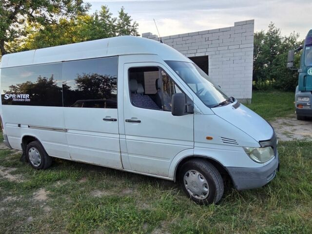 Белый Мерседес Sprinter, объемом двигателя 2.15 л и пробегом 600 тыс. км за 6300 $, фото 1 на Automoto.ua