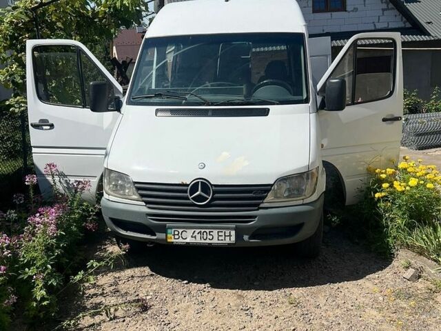 Белый Мерседес Sprinter, объемом двигателя 2.15 л и пробегом 177 тыс. км за 6000 $, фото 3 на Automoto.ua