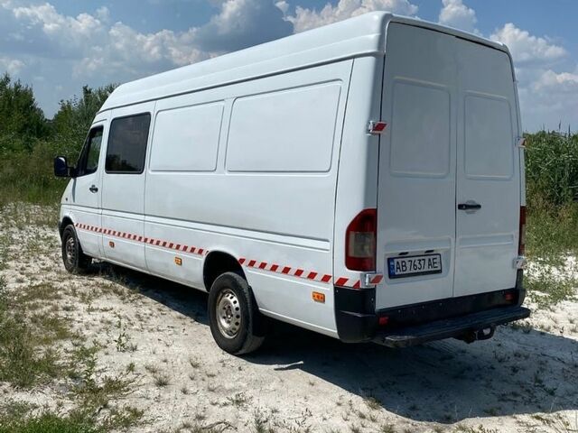 Белый Мерседес Sprinter, объемом двигателя 2.2 л и пробегом 833 тыс. км за 7400 $, фото 2 на Automoto.ua