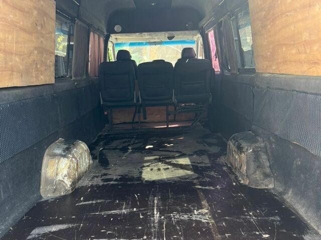 Белый Мерседес Sprinter, объемом двигателя 2.15 л и пробегом 177 тыс. км за 6000 $, фото 8 на Automoto.ua