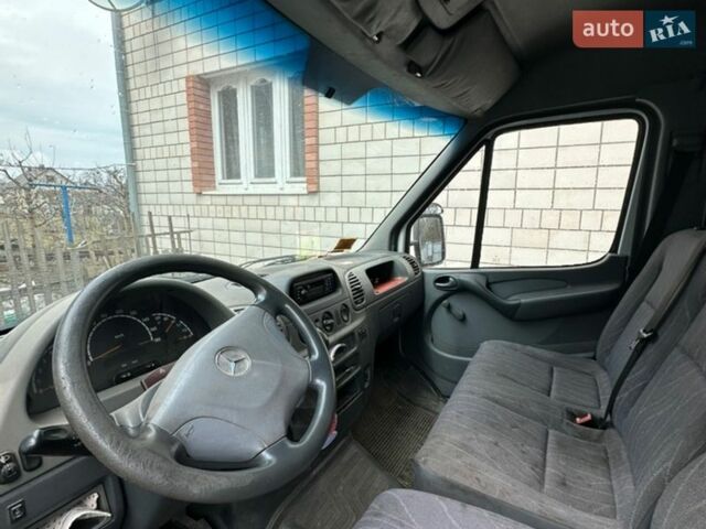 Белый Мерседес Sprinter, объемом двигателя 2.15 л и пробегом 500 тыс. км за 4624 $, фото 4 на Automoto.ua
