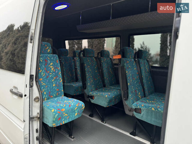 Білий Мерседес Sprinter, об'ємом двигуна 2.2 л та пробігом 400 тис. км за 6999 $, фото 20 на Automoto.ua