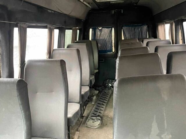 Белый Мерседес Sprinter, объемом двигателя 2.9 л и пробегом 400 тыс. км за 2300 $, фото 4 на Automoto.ua