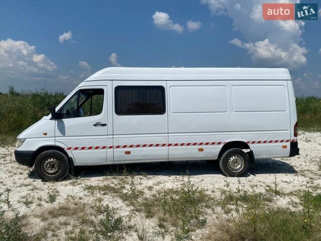 Белый Мерседес Sprinter, объемом двигателя 2.2 л и пробегом 833 тыс. км за 7400 $, фото 1 на Automoto.ua