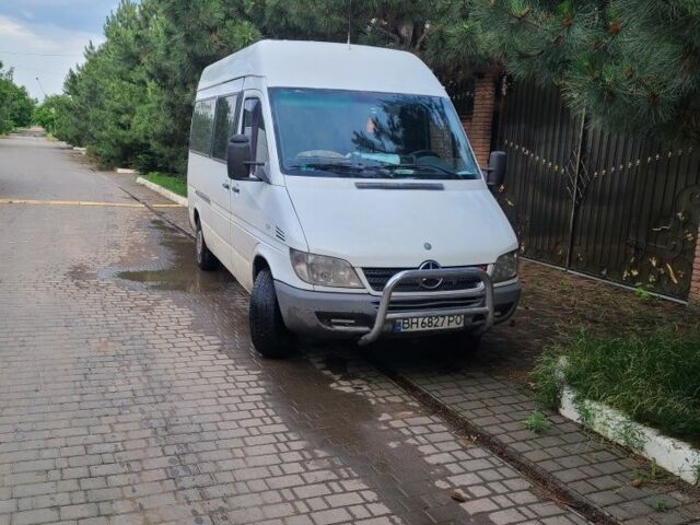 Белый Мерседес Sprinter, объемом двигателя 2.2 л и пробегом 650 тыс. км за 6500 $, фото 2 на Automoto.ua