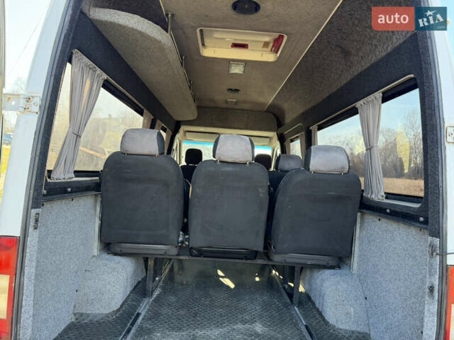 Белый Мерседес Sprinter, объемом двигателя 2.2 л и пробегом 575 тыс. км за 6600 $, фото 11 на Automoto.ua