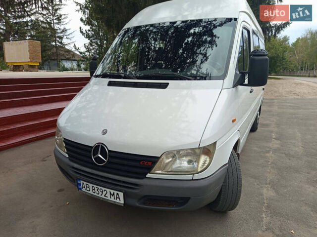Белый Мерседес Sprinter, объемом двигателя 2.15 л и пробегом 645 тыс. км за 8900 $, фото 14 на Automoto.ua