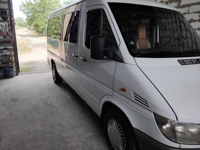 Білий Мерседес Sprinter, об'ємом двигуна 2.1 л та пробігом 256 тис. км за 8000 $, фото 2 на Automoto.ua