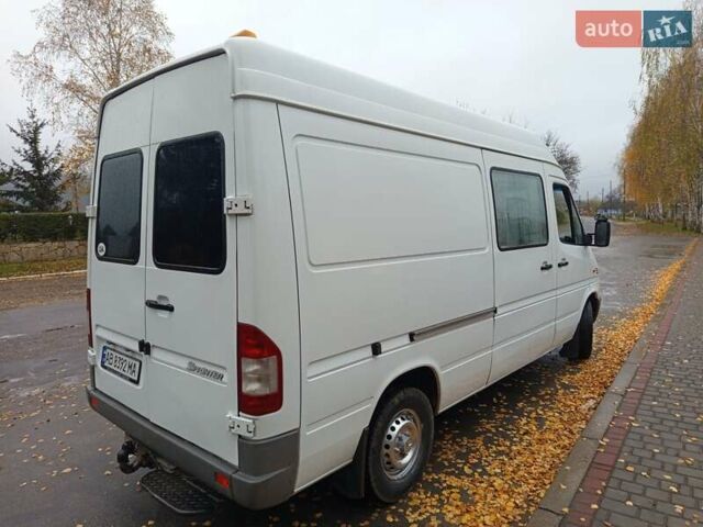 Белый Мерседес Sprinter, объемом двигателя 2.2 л и пробегом 465 тыс. км за 9200 $, фото 2 на Automoto.ua