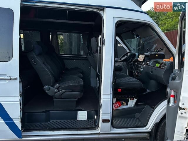 Белый Мерседес Sprinter, объемом двигателя 2.7 л и пробегом 880 тыс. км за 10000 $, фото 7 на Automoto.ua