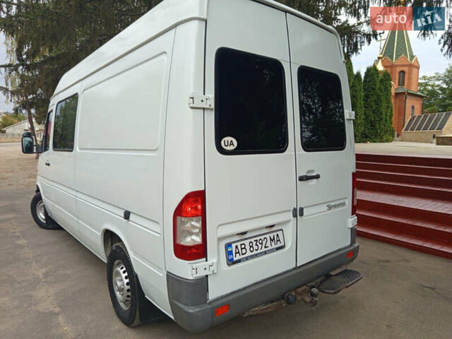 Белый Мерседес Sprinter, объемом двигателя 2.15 л и пробегом 645 тыс. км за 8900 $, фото 3 на Automoto.ua