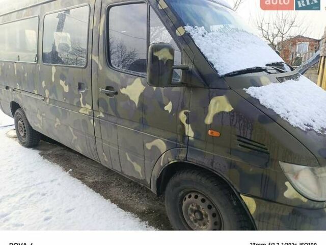 Белый Мерседес Sprinter, объемом двигателя 2.15 л и пробегом 920 тыс. км за 8200 $, фото 1 на Automoto.ua