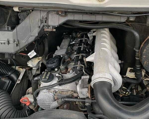 Белый Мерседес Sprinter, объемом двигателя 2.69 л и пробегом 645 тыс. км за 6700 $, фото 8 на Automoto.ua