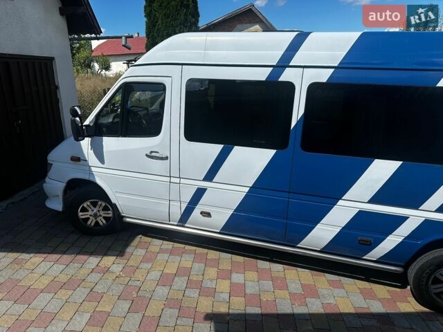 Белый Мерседес Sprinter, объемом двигателя 2.7 л и пробегом 880 тыс. км за 10000 $, фото 2 на Automoto.ua