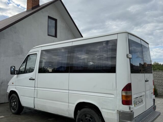 Белый Мерседес Sprinter, объемом двигателя 2.2 л и пробегом 350 тыс. км за 4200 $, фото 1 на Automoto.ua