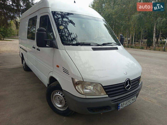 Белый Мерседес Sprinter, объемом двигателя 2.15 л и пробегом 645 тыс. км за 8900 $, фото 1 на Automoto.ua