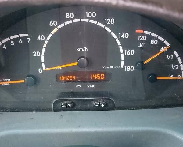 Белый Мерседес Sprinter, объемом двигателя 2.3 л и пробегом 482 тыс. км за 4000 $, фото 2 на Automoto.ua