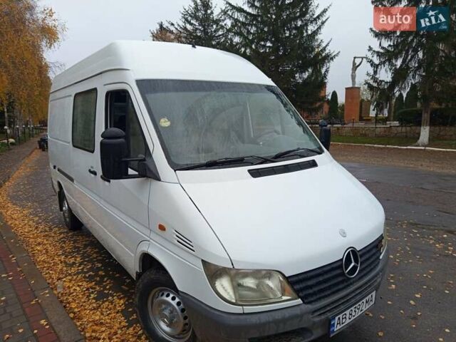 Белый Мерседес Sprinter, объемом двигателя 2.2 л и пробегом 465 тыс. км за 9200 $, фото 3 на Automoto.ua