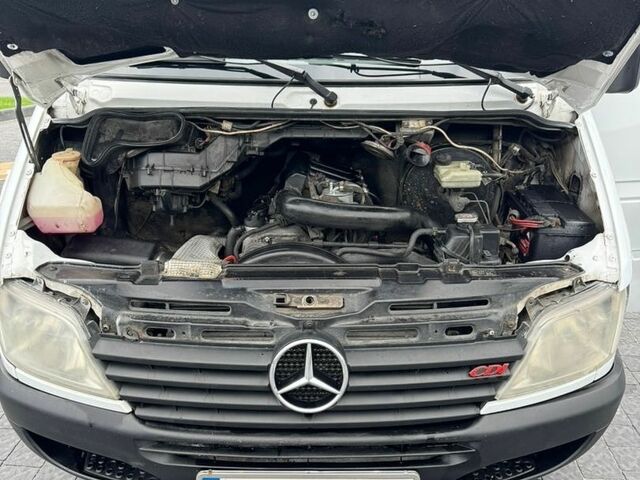 Білий Мерседес Sprinter, об'ємом двигуна 2.15 л та пробігом 620 тис. км за 9800 $, фото 20 на Automoto.ua