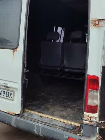 Белый Мерседес Sprinter, объемом двигателя 2.2 л и пробегом 484 тыс. км за 4700 $, фото 11 на Automoto.ua