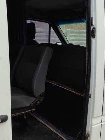 Белый Мерседес Sprinter, объемом двигателя 2.2 л и пробегом 484 тыс. км за 4700 $, фото 10 на Automoto.ua