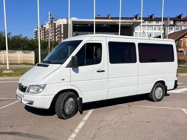 Белый Мерседес Sprinter, объемом двигателя 2.15 л и пробегом 557 тыс. км за 7500 $, фото 1 на Automoto.ua