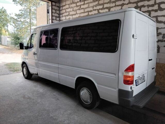 Білий Мерседес Sprinter, об'ємом двигуна 2.1 л та пробігом 256 тис. км за 8000 $, фото 1 на Automoto.ua