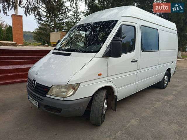 Белый Мерседес Sprinter, объемом двигателя 2.15 л и пробегом 645 тыс. км за 8900 $, фото 2 на Automoto.ua