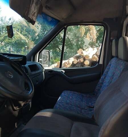 Білий Мерседес Sprinter, об'ємом двигуна 2.69 л та пробігом 676 тис. км за 7000 $, фото 1 на Automoto.ua