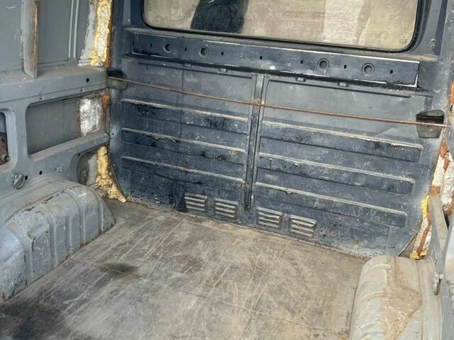 Белый Мерседес Sprinter, объемом двигателя 2.15 л и пробегом 650 тыс. км за 6800 $, фото 9 на Automoto.ua