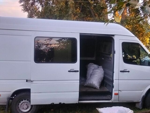 Белый Мерседес Sprinter, объемом двигателя 2.69 л и пробегом 728 тыс. км за 6500 $, фото 5 на Automoto.ua
