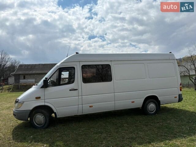 Белый Мерседес Sprinter, объемом двигателя 2.1 л и пробегом 367 тыс. км за 10500 $, фото 2 на Automoto.ua