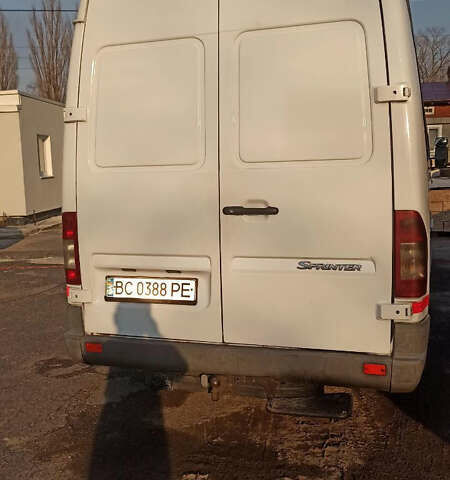 Білий Мерседес Sprinter, об'ємом двигуна 2.7 л та пробігом 400 тис. км за 11000 $, фото 5 на Automoto.ua