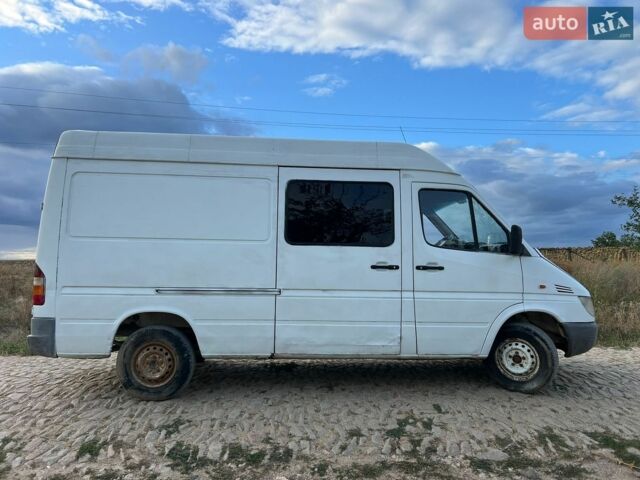 Белый Мерседес Sprinter, объемом двигателя 2.15 л и пробегом 650 тыс. км за 6800 $, фото 2 на Automoto.ua