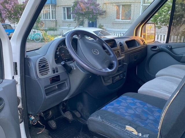 Білий Мерседес Sprinter, об'ємом двигуна 2.7 л та пробігом 700 тис. км за 7700 $, фото 1 на Automoto.ua