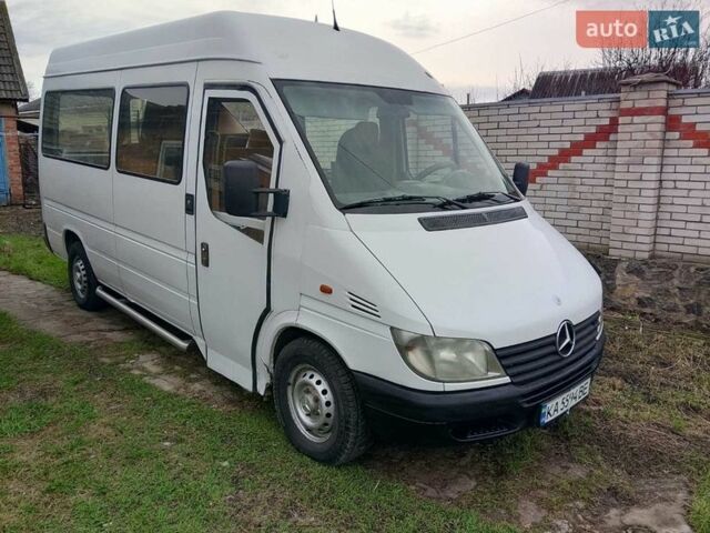 Белый Мерседес Sprinter, объемом двигателя 2.15 л и пробегом 305 тыс. км за 6900 $, фото 5 на Automoto.ua