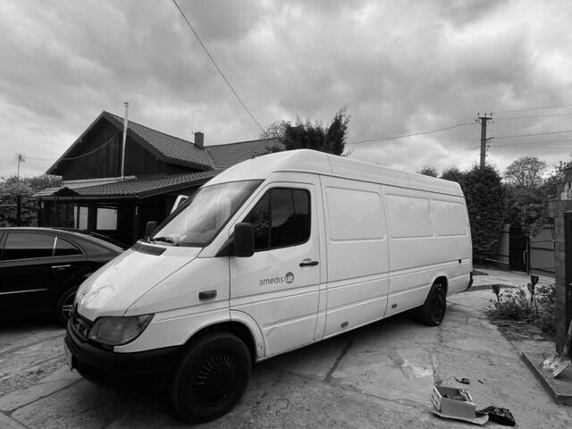 Белый Мерседес Sprinter, объемом двигателя 2.15 л и пробегом 370 тыс. км за 5800 $, фото 4 на Automoto.ua
