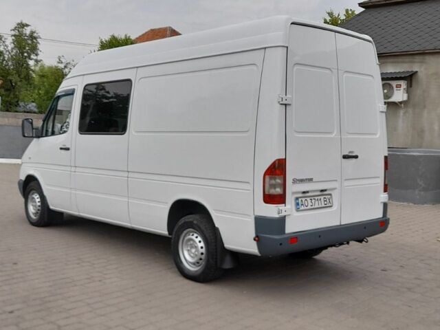 Белый Мерседес Sprinter, объемом двигателя 2.1 л и пробегом 350 тыс. км за 8700 $, фото 2 на Automoto.ua