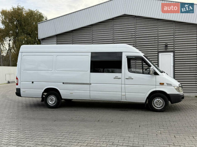 Белый Мерседес Sprinter, объемом двигателя 2.15 л и пробегом 275 тыс. км за 8950 $, фото 3 на Automoto.ua