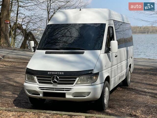 Белый Мерседес Sprinter, объемом двигателя 2.69 л и пробегом 768 тыс. км за 8700 $, фото 5 на Automoto.ua