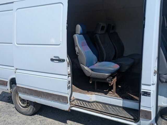 Белый Мерседес Sprinter, объемом двигателя 2.2 л и пробегом 345 тыс. км за 5800 $, фото 12 на Automoto.ua