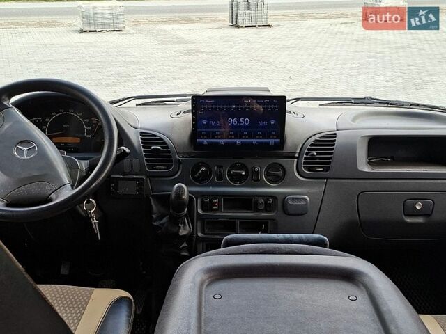 Белый Мерседес Sprinter, объемом двигателя 2.69 л и пробегом 850 тыс. км за 8500 $, фото 14 на Automoto.ua